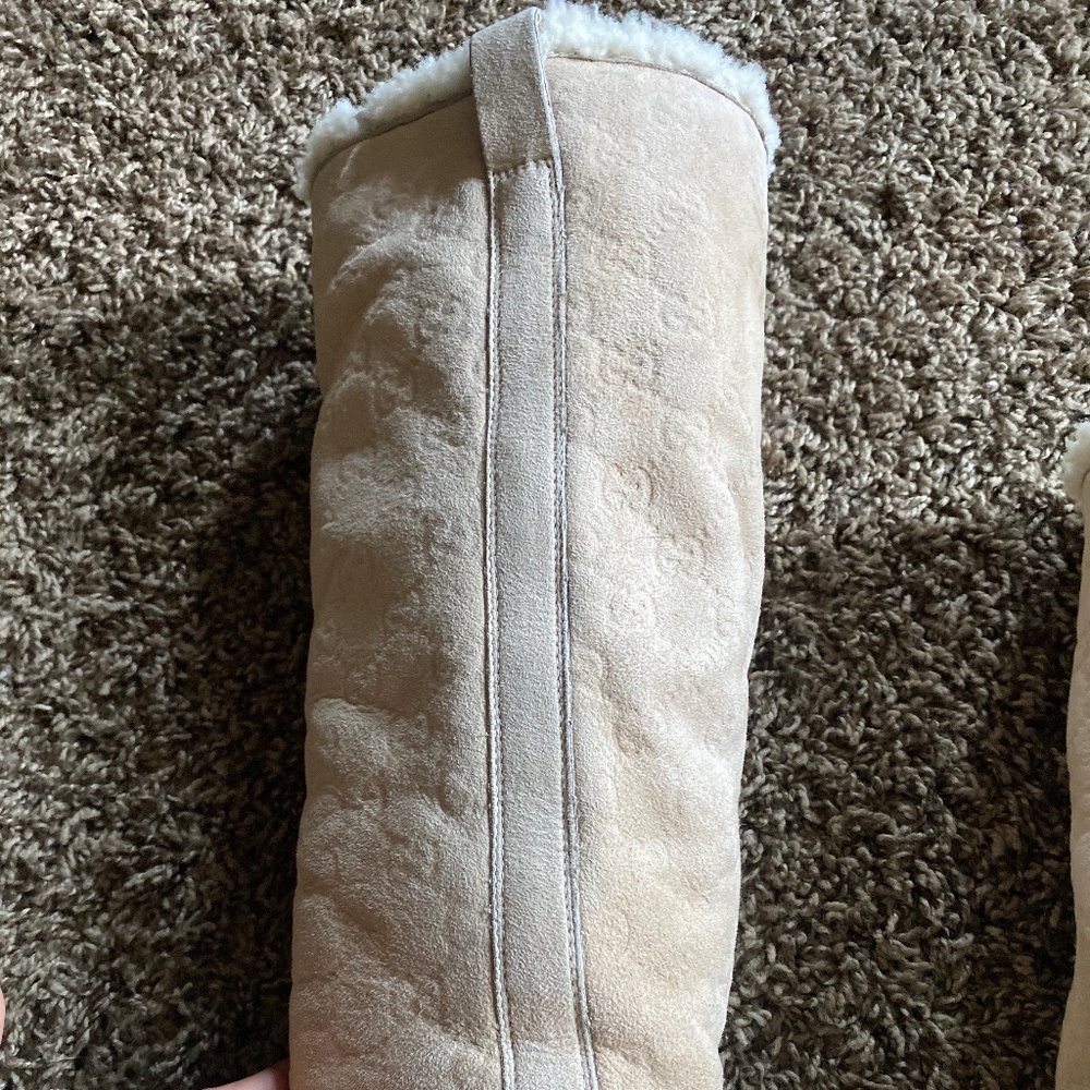Gucci Guccisima Shearling Boots - Picture 3 of 12